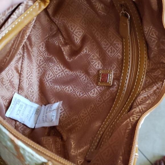 New Relic short straps handbag. - Picture 8 of 8